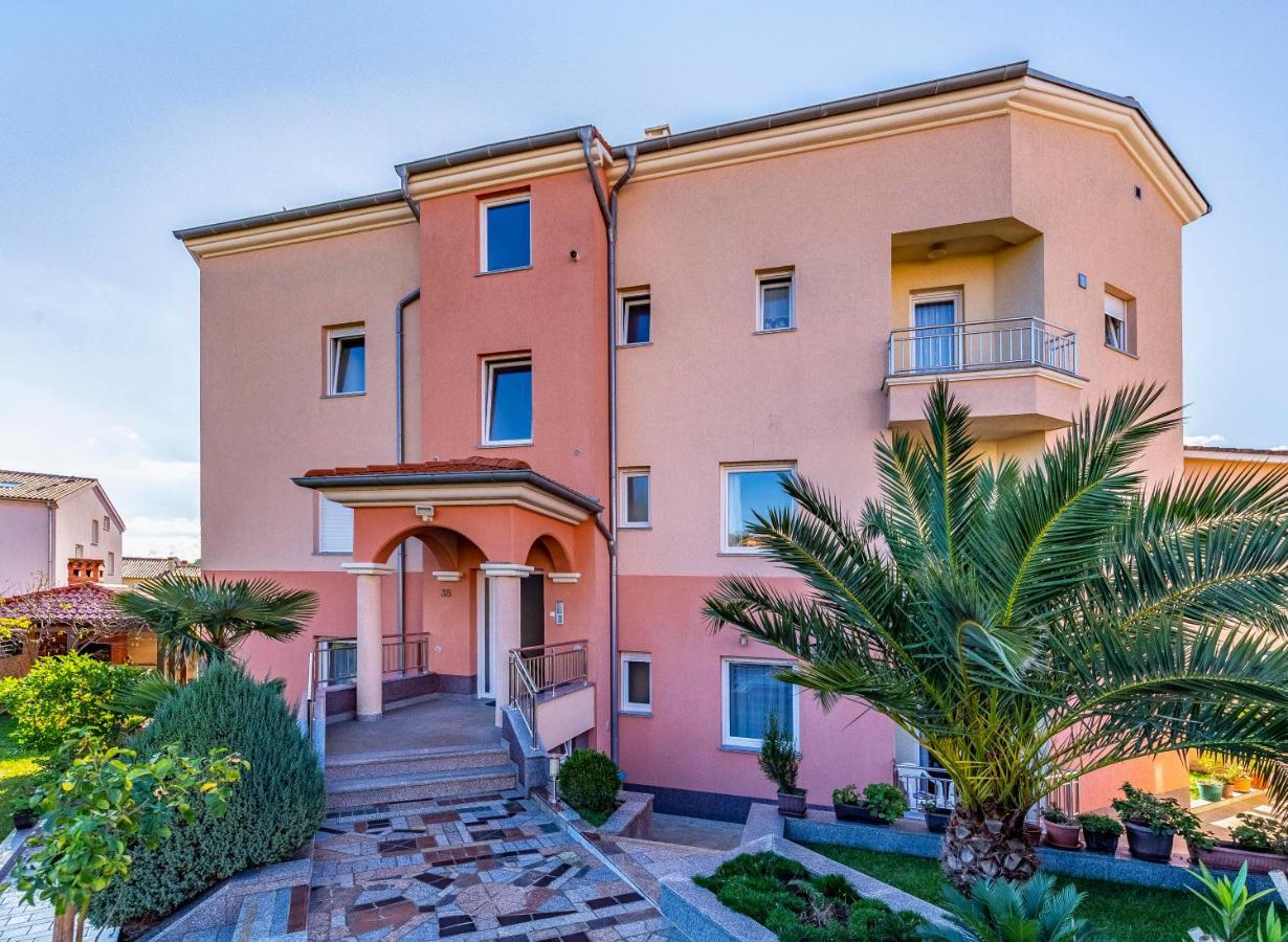Istriensonne - Apartments Veruda Mit Grillterrasse Pula Exteriér fotografie