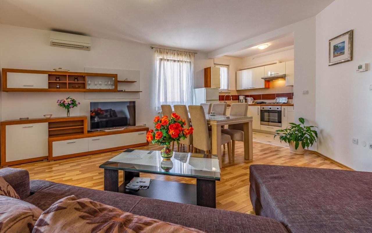 Istriensonne - Apartments Veruda Mit Grillterrasse Pula Exteriér fotografie