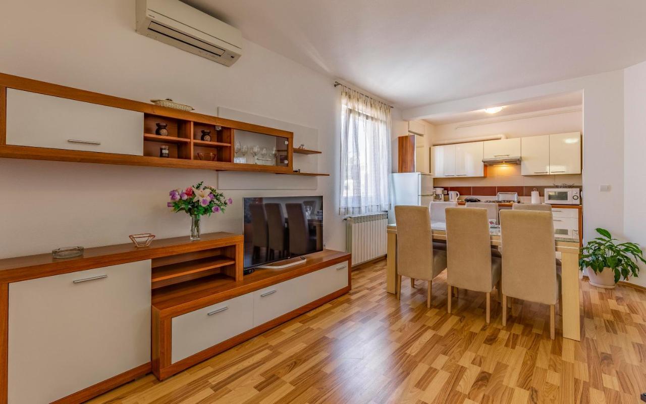 Istriensonne - Apartments Veruda Mit Grillterrasse Pula Exteriér fotografie