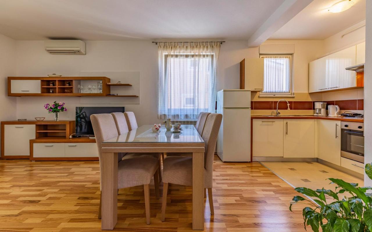 Istriensonne - Apartments Veruda Mit Grillterrasse Pula Exteriér fotografie